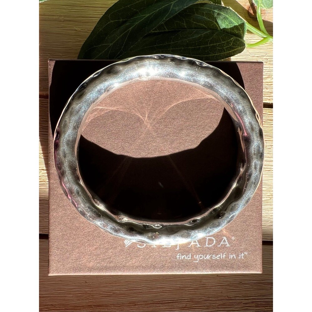 Silpada B1117 Hammered Sterling Silver Oval Bangle 48.2 gms